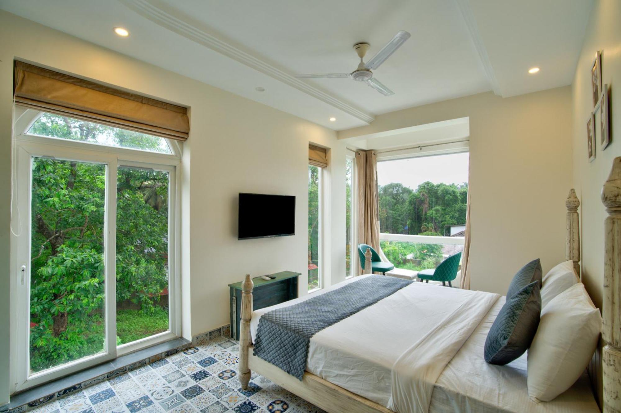 Goa Courtyard By The Porto Arpora Hotel Baga Bagian luar foto